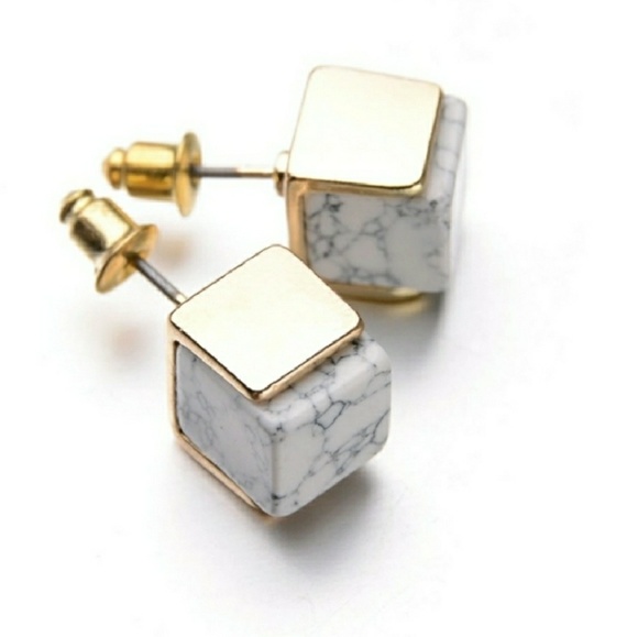 1 DAY SALE🌹GEOMETRIC MARBLE STONE STUD EARRINGS! - Picture 4 of 4